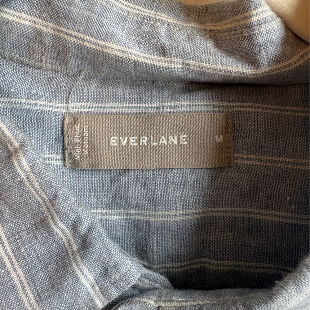 Everlane Classic Short Sleeve Shirt in Linen - Light Blue Stripe - M